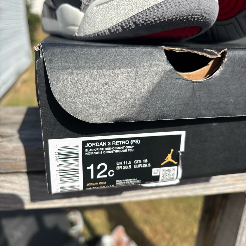 Nike Air Jordan 3 Retro Black/Fire Red-Cement Grey 12C - Picture 6 of 10